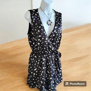 Pants Store Black &  Beige  Sleeveless  V-Neck Mini Jumpsuit /Shorts - M